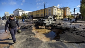 Autoridades ucranianas evac&uacute;an 1,700 civiles en J&aacute;rkov, donde Rusia lanza nueva ofensiva
