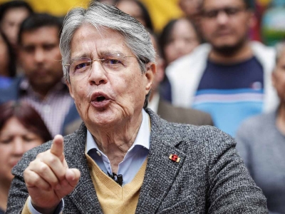 Presidente de Ecuador acepta renuncia de su canciller