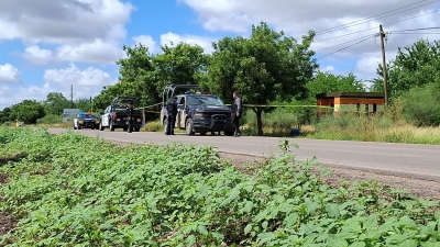 Localizan a un hombre &#039;encobijado&#039; junto a la carretera La 20, en la Sindicatura de Costa Rica, en Culiacán