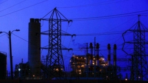 Francia anuncia la nacionalizaci&oacute;n de la el&eacute;ctrica EDF; apostar&aacute; por energ&iacute;a nuclear