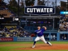 Julio Ur&iacute;as manda; suma su cuarto triunfo con Dodgers y derrota a Filadelfia