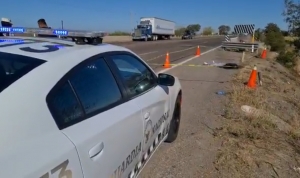 Amanece un hombre asesinado con arma blanca a orillas de la autopista Benito Ju&aacute;rez, en Angostura