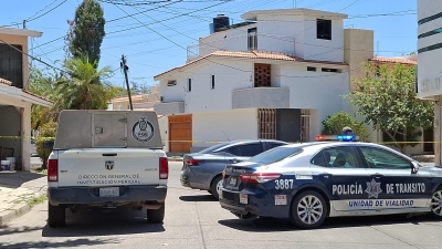 Balean casa del Gobernador con licencia Rub&eacute;n Rocha Moya en la colonia Las Quintas en Culiac&aacute;n
