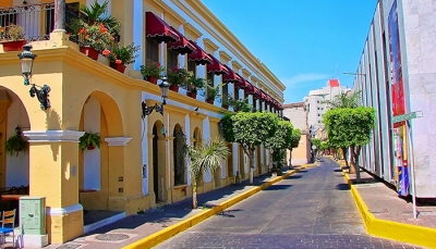 No se permitir&aacute; a camiones estacionarse en el Centro