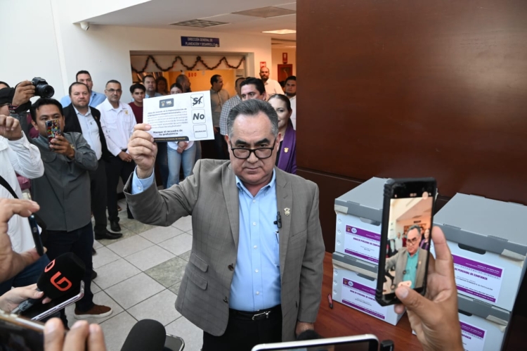 Estima el Rector Jes&uacute;s Madue&ntilde;a un 80 por ciento de votos al s&iacute; a la reingenier&iacute;a integral