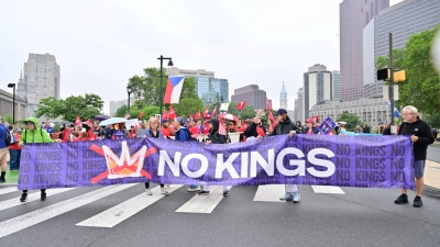 Bajo el lema "No a los reyes" protestan cientos de organizaciones contra Donald Trump
