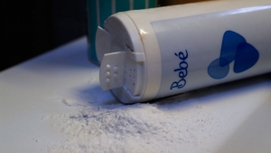 Johnson &amp; Johnson dejar&aacute; de vender su famoso talco para beb&eacute;s por esta fuerte raz&oacute;n