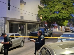 Emplayado en plástico dejan a un hombre asesinado en la colonia Tierra Blanca