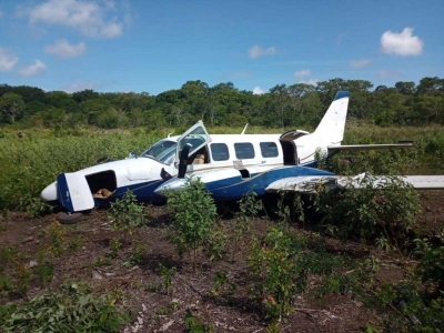 Ejercito captura avi&oacute;n repleto de coca&iacute;na en Campeche