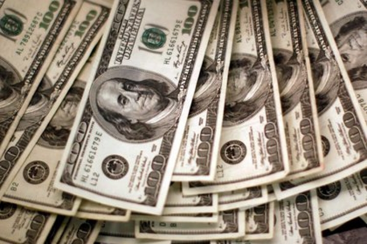 Baja el d&oacute;lar ante elecciones de Estados Unidos