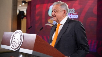 Gobierno no se dejar&aacute; chantajear por productores de granos; que sigan bloqueando: AMLO