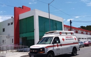 Adulta mayor muere tras caerle una barda encima, en Mazatlán