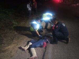 Un muerto en choque de pareja en moto, en Ahome