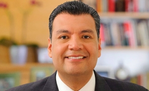 Alex Padilla ser&aacute; el primer senador latino de California