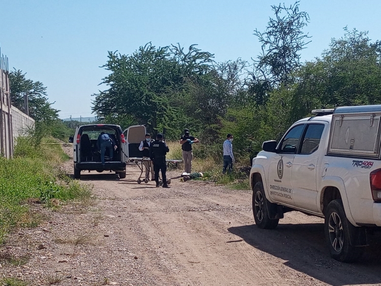 Descubren el cadáver de un hombre asesinado y torturado, en el Campo El Diez, en Culiacán