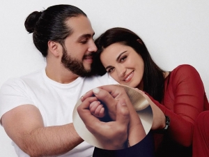&iexcl;Ya es mam&aacute;! Maite Perroni anuncia el nacimiento de su hija y revela su nombre