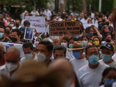 Marchan miles para exigir justicia por el asesinato de 3 hermanos en Guadalajara