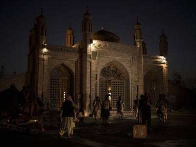Bombazo en mezquita de Afganistán deja al menos dos muertos