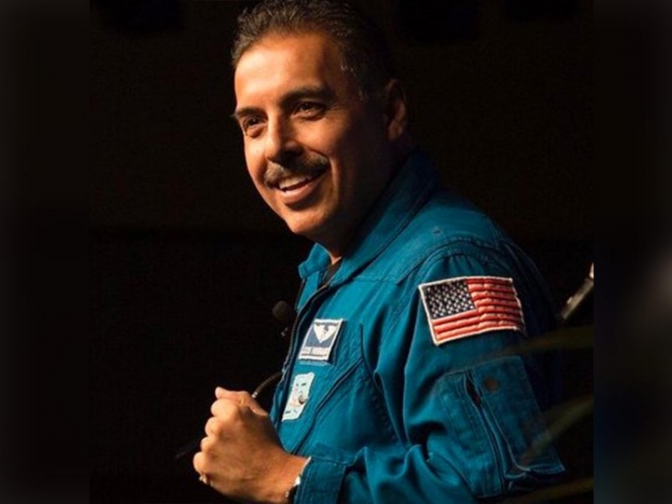 Astronauta de origen mexicano, José Hernández explica el nuevo lanzamiento de la NASA