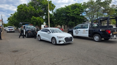 Delincuentes despojan un auto a una mujer y abandonan veh&iacute;culo robado en la Colonia Infonavit Humaya, en Culiac&aacute;n