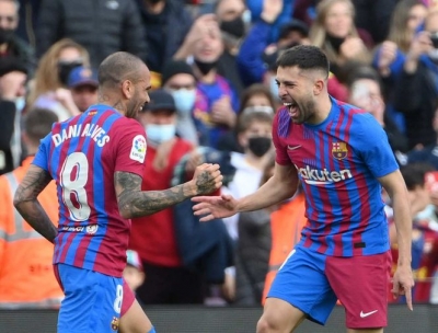 Barcelona vence al Atl&eacute;tico y se mete en sitios de Champions