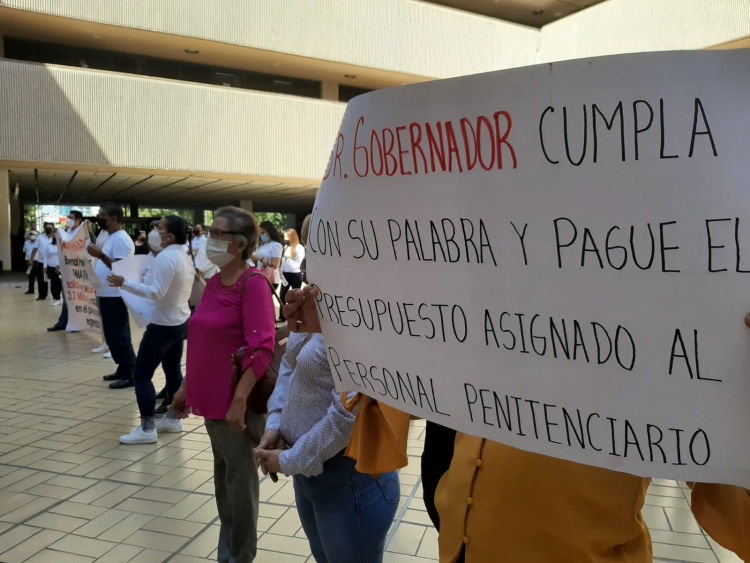 Trabajadores carcelarios exigen a Quirino que libere 3.7 mdp para la mejora salarial