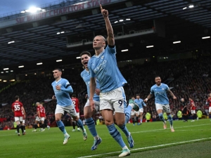 Erling Haaland da triunfo al City por 3-0 en el derbi de Manchester