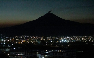 Volcán Popocatépetl emite 58 exhalaciones y un sismo