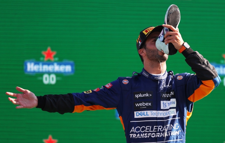 Daniel Ricciardo de McLaren se lleva el Gran Premio de Italia