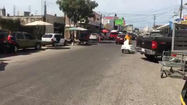 Entra en crisis la compra-venta de d&oacute;lares, dicen vendedores del Mercadito