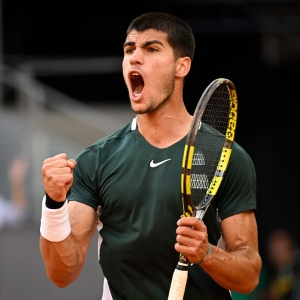 Español Carlos Alcaraz, campeón defensor del torneo Roland Garros libró la primera ronda