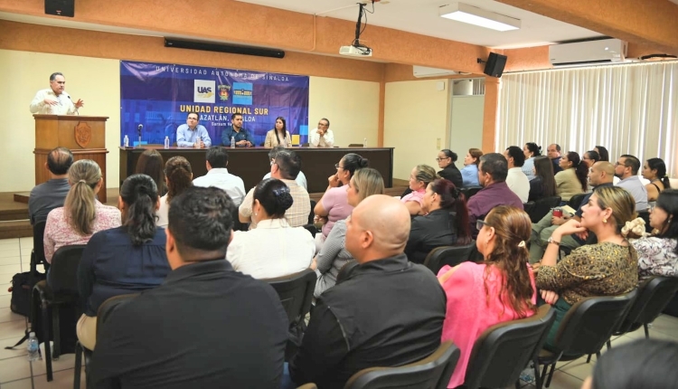 Encabeza el Rector Jes&uacute;s Madue&ntilde;a reuni&oacute;n de trabajo con directivos de la Unidad Regional Sur para la planeaci&oacute;n y certidumbre del ciclo escolar 2026-2027