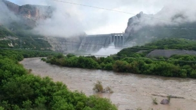 Aumentan transferencias de agua de la presa Huites; la Sanalona a punto de llenarse, en Sinaloa