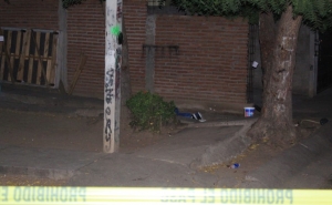 Asesinan a un hombre en un la cochera de un domicilio al sur de Culiacán