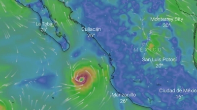 Cierran ocho playas en Mazatl&aacute;n por "Beatriz"