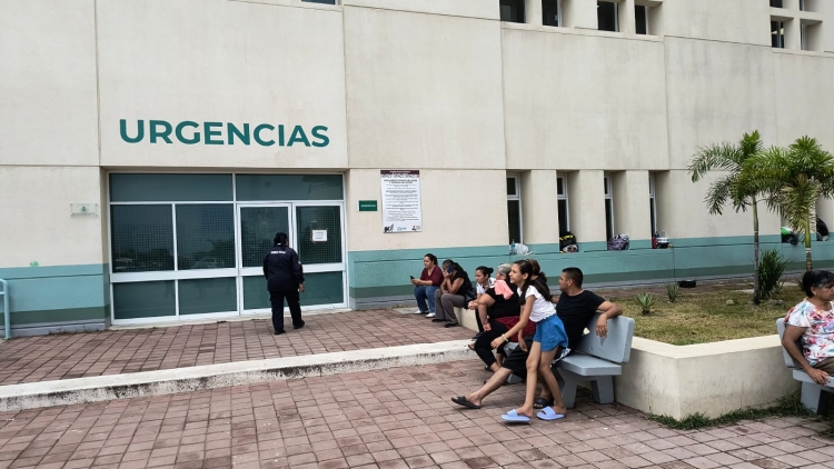 Una mujer fue atacada a golpes y la trasladan a un hospital de Culiacán.