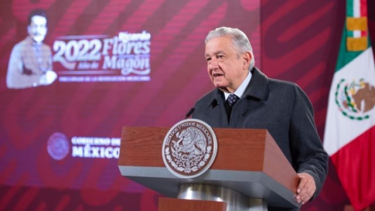 Reaparece AMLO en &lsquo;ma&ntilde;anera&rsquo;: &lsquo;ya salimos del contagio, nos fue bien&rsquo;