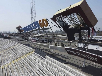Colapsa estructura de tribuna del estadio de Colo-Colo en Chile; hay heridos