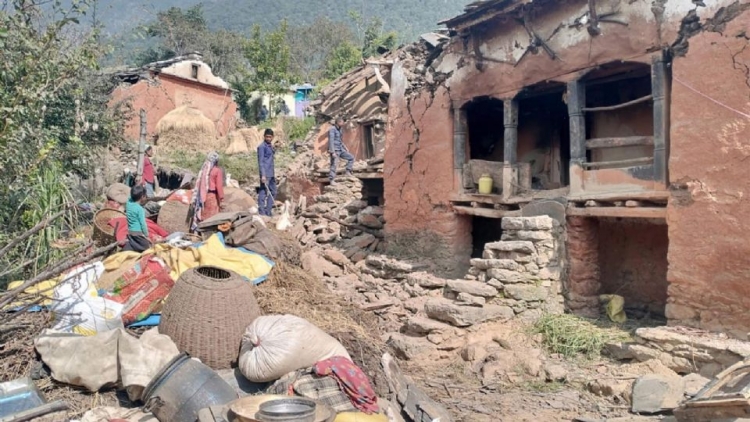 Terremoto de 6.6 en Nepal deja 6 muertos