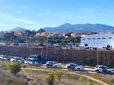 Más de 2 mil migrantes intentan cruzar a España por valla fronteriza de Melilla
