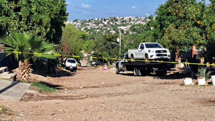 Balean camioneta estacionada cerca de una escuela primaria, en la Colonia Rep&uacute;blica Mexicana, en Culiac&aacute;n