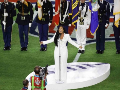 Impacta Demi Lovato con su interpretación del himno nacional