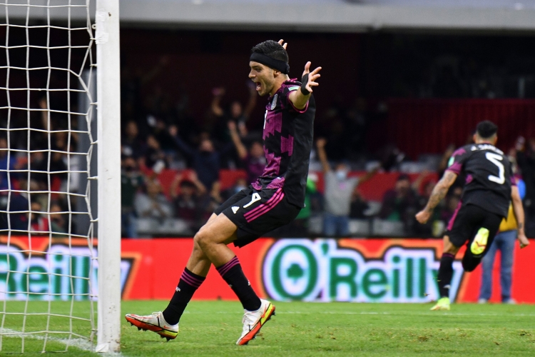 Canadá se le atragantó a México en el estadio Azteca