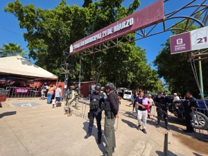 Afluencia y seguridad durante el festejo del Día de Muertos en panteones de Culiacán