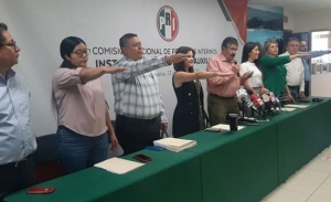 Renuncia el Chuquiqui a presidir el Proceso Interno del PRI; Liliana C&aacute;rdenas sale al quite