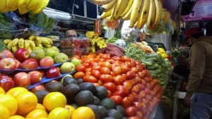 Se quejan consumidores por el alza de precios de los alimentos