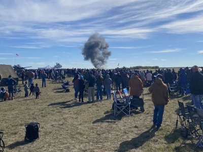 Colisionan dos aeronaves en exhibici&oacute;n a&eacute;rea de Dallas, EU