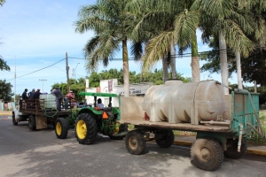 Se suman agricultores a los trabajos del Ayuntamiento de Navolato para desinfectar Villa Ju&aacute;rez