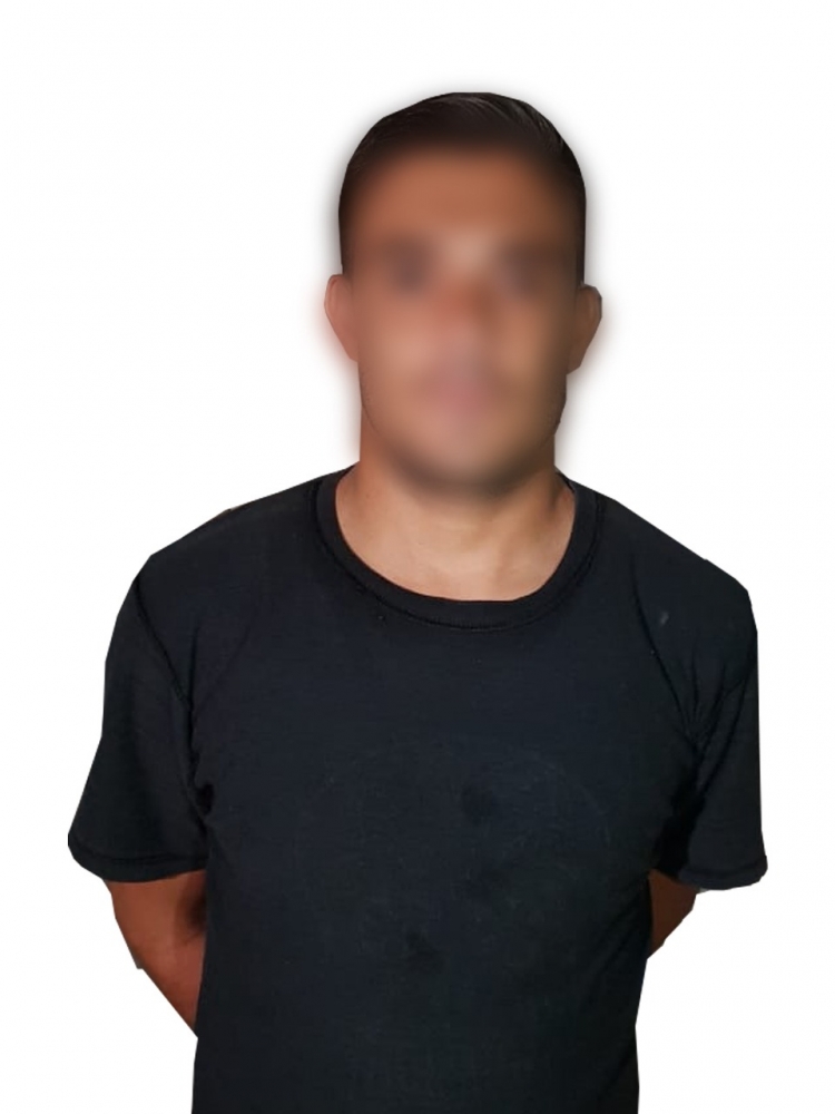 Detienen polic&iacute;as a persona en posesi&oacute;n de supuesta droga