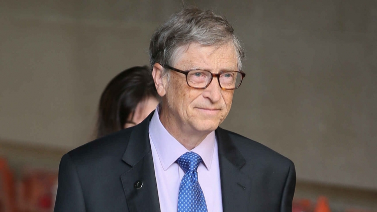 Bill Gates ve hasta finales de 2021 empiece a extinguir la pandemia